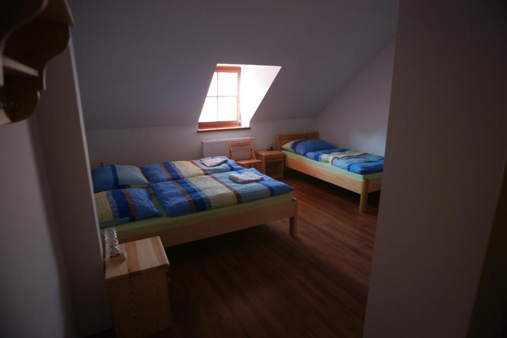 Nicolsburg Otel Mikulov Oda fotoğraf